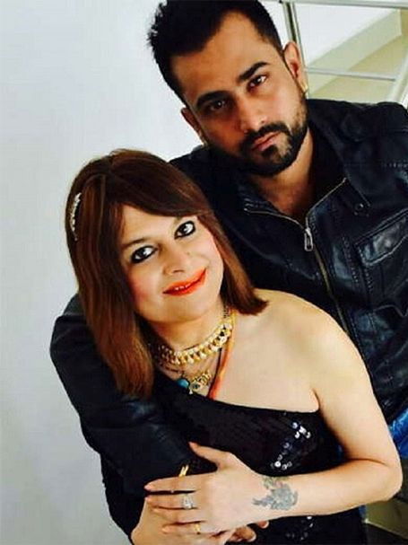 बॉबी डार्लिंगसोबत वन नाईट स्टँडवाला क्रिकेटर कोण? - Marathi News | बॉबी डार्लिंगसोबत वन नाईट स्टँडवाला क्रिकेटर कोण? | Latest Photos at Lokmat.com