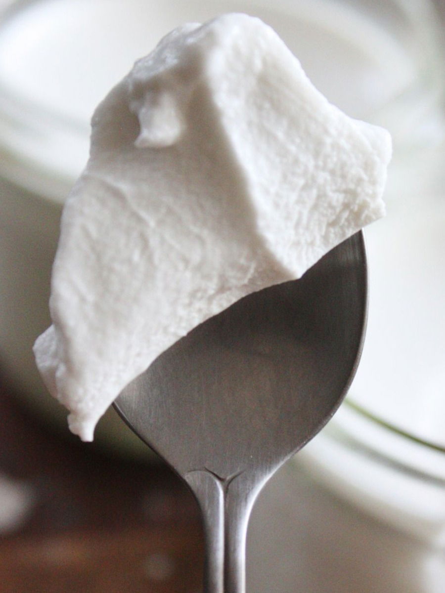 रात्रीच्या वेळी दही खाणं करा बंद - Marathi News | रात्रीच्या वेळी दही खाणं करा बंद | Latest Photos at Lokmat.com