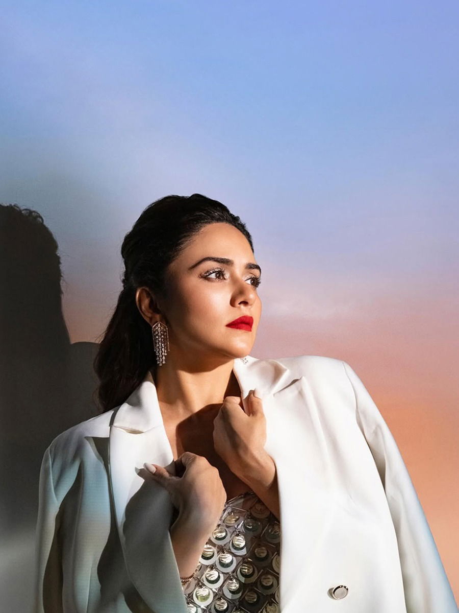 अमृताच्या स्टनिंग अदा! - Marathi News | अमृताच्या स्टनिंग अदा! | Latest Photos at Lokmat.com