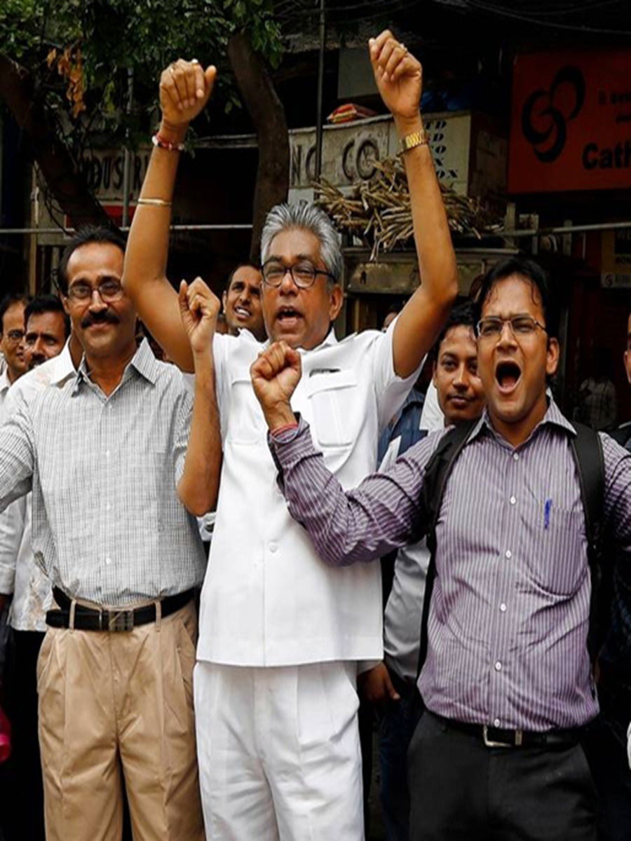 ६ महिन्यांत पैसे केले दुप्पट, आता कंपनी देतेय बोनस शेअर; डिविडंडचीही घोषणा, तुमच्याकडे आहे का? - Marathi News | ६ महिन्यांत पैसे केले दुप्पट, आता कंपनी देतेय बोनस शेअर; डिविडंडचीही घोषणा, तुमच्याकडे आहे का? | Latest Photos at Lokmat.com