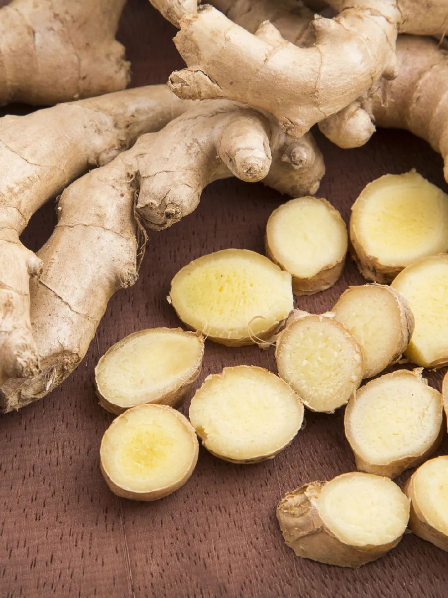 हिवाळ्यात आवर्जुन करा आल्याचं सेवन - Marathi News | हिवाळ्यात आवर्जुन करा आल्याचं सेवन | Latest Photos at Lokmat.com