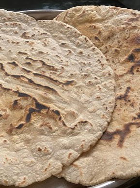 शिळी भाकरी-पोळी खाण्याचे १० फायदे - Marathi News | शिळी भाकरी-पोळी खाण्याचे १० फायदे | Latest Photos at Lokmat.com