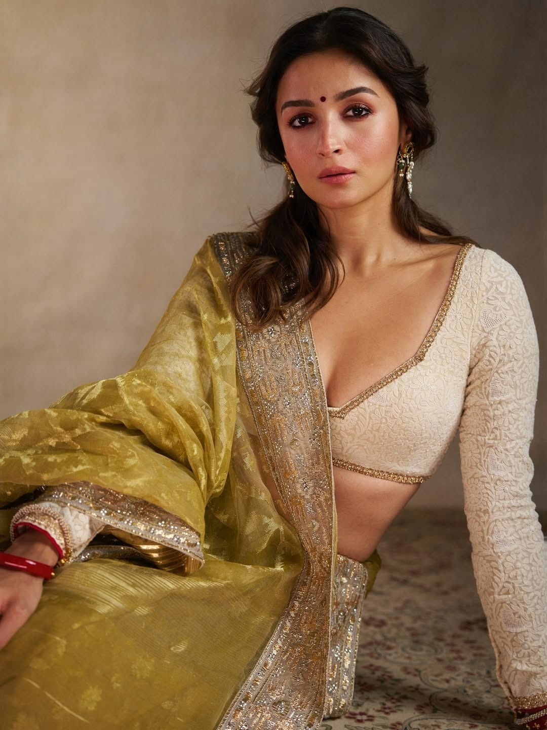 क्या खूब लगती हो, बडी सुंदर दिखती हो...! - Marathi News | क्या खूब लगती हो, बडी सुंदर दिखती हो...! | Latest Photos at Lokmat.com