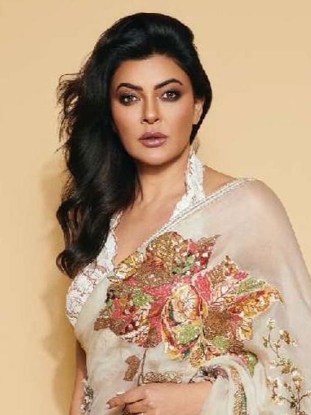 उंच स्त्रियांसाठी ७ परफेक्ट साडी लुक्स.... - Marathi News | उंच स्त्रियांसाठी ७ परफेक्ट साडी लुक्स.... | Latest Photos at Lokmat.com उंच स्त्रियांसाठी ७ परफेक्ट साडी लुक्स.... - Marathi News | उंच स्त्रियांसाठी ७ परफेक्ट साडी लुक्स.... | Latest Photos at Lokmat.com