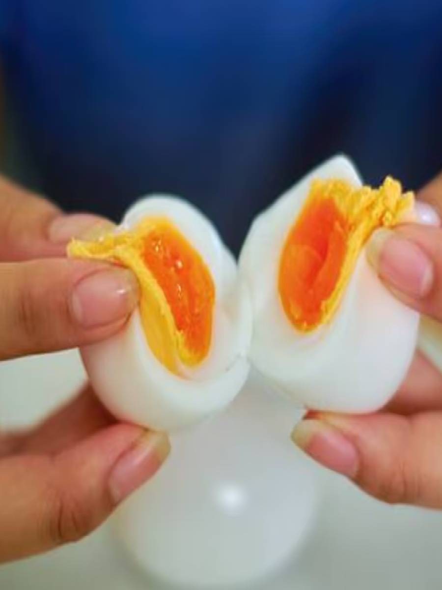 दिवसातून किती अंडी खावीत? - Marathi News | दिवसातून किती अंडी खावीत? | Latest Photos at Lokmat.com