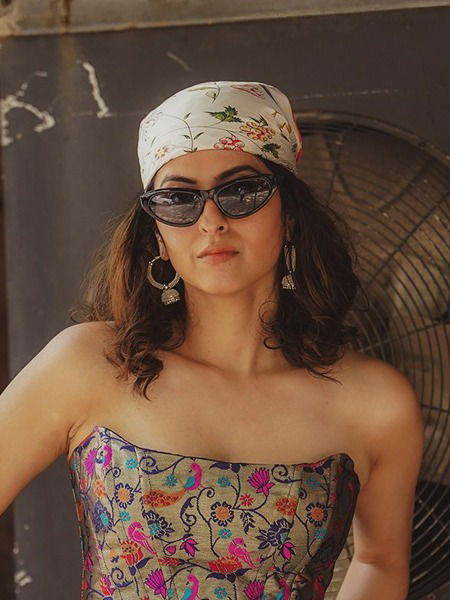 तेनु काला चश्मा जचदा ऐ..!