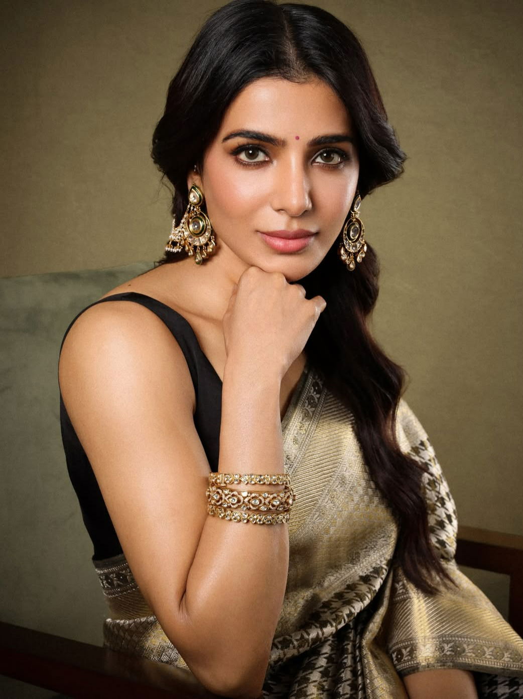 परी म्हणू की सुंदरा...