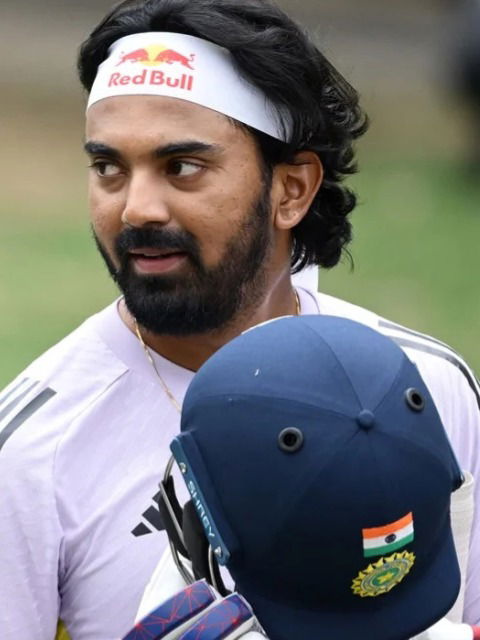 KL राहुलसह ओव्हलच्या मैदानात सर्वाधिक धावा कुटणारे ५ भारतीय फलंदाज - Marathi News | KL राहुलसह ओव्हलच्या मैदानात सर्वाधिक धावा कुटणारे ५ भारतीय फलंदाज | Latest Photos at Lokmat.com