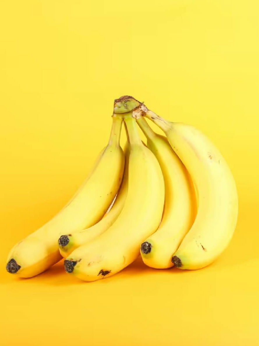दररोज १ ते २ केळी का खावीत? जाणून घ्या ८ फायदे - Marathi News | दररोज १ ते २ केळी का खावीत? जाणून घ्या ८ फायदे | Latest Photos at Lokmat.com