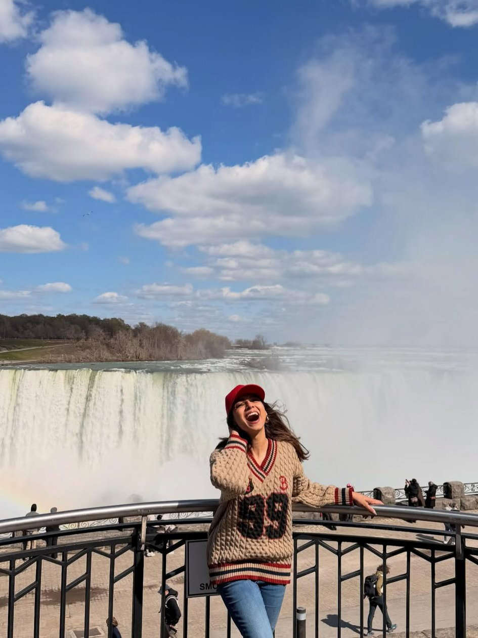 मराठी अभिनेत्रीनं अनुभवलं जगप्रसिद्ध 'नायगारा' धबधब्याचे भव्य सौंदर्य - Marathi News | मराठी अभिनेत्रीनं अनुभवलं जगप्रसिद्ध 'नायगारा' धबधब्याचे भव्य सौंदर्य | Latest Photos at Lokmat.com