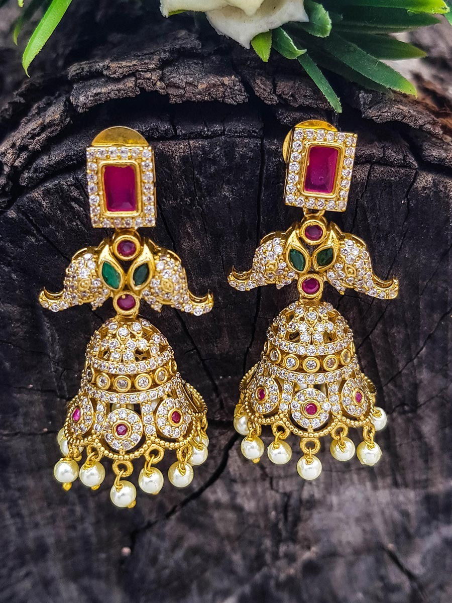 १ ग्रॅम सोन्याच्या झुमक्याची खास डिझाइन्स... - Marathi News | १ ग्रॅम सोन्याच्या झुमक्याची खास डिझाइन्स... | Latest Photos at Lokmat.com