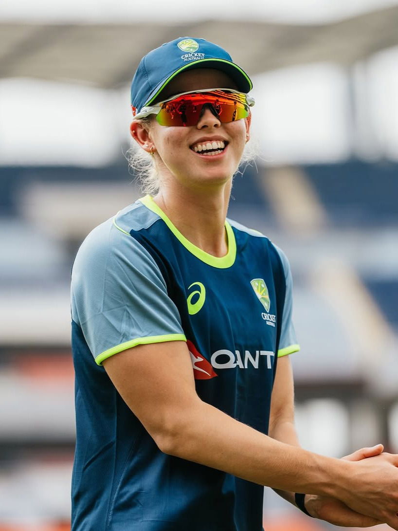 WPL 2026 मेगा लिलावात कोट्यधीश झालेल्या १० महिला खेळाडूंची यादी - Marathi News | WPL 2026 मेगा लिलावात कोट्यधीश झालेल्या १० महिला खेळाडूंची यादी | Latest Photos at Lokmat.com