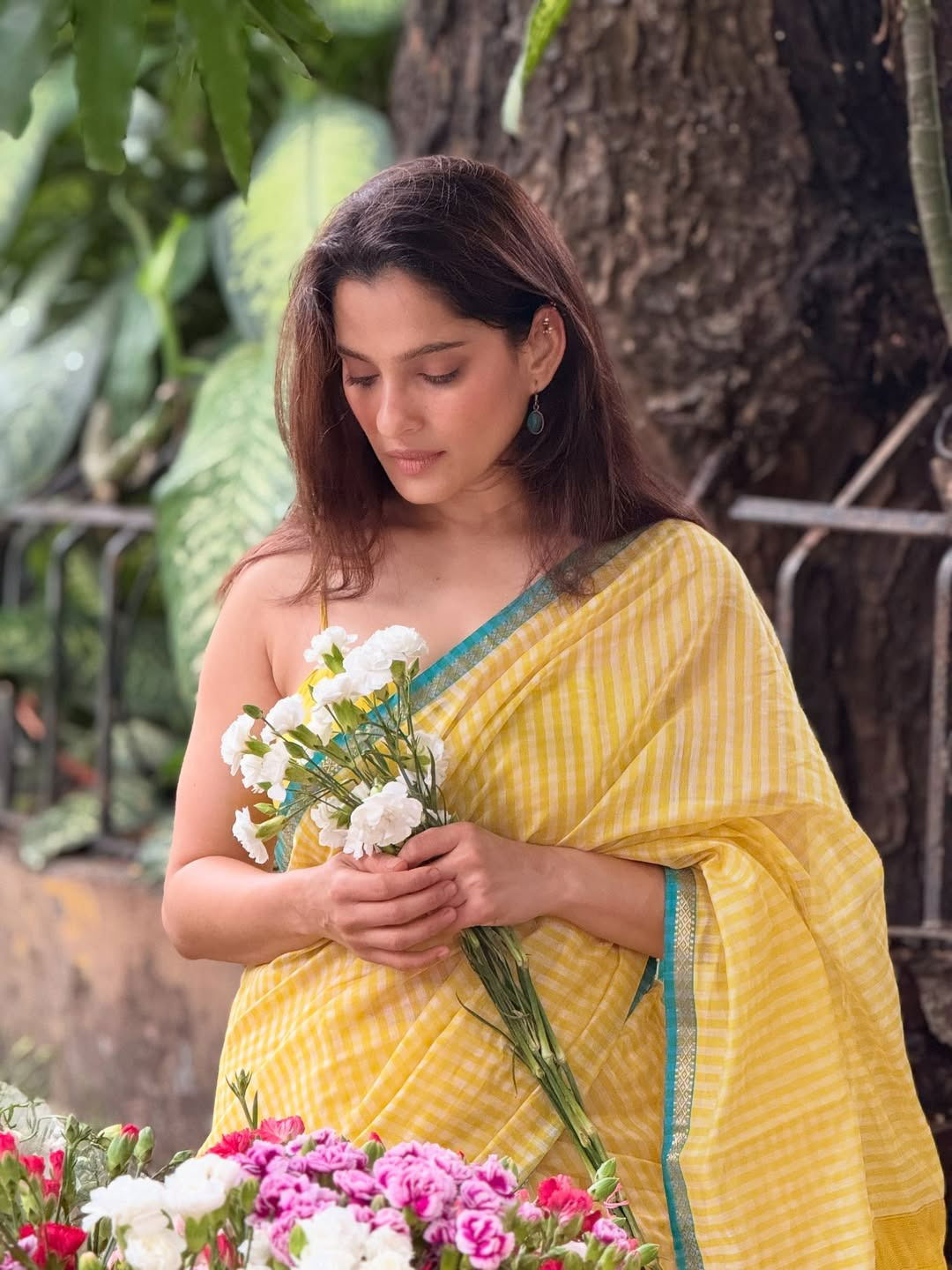 प्रिया बापटचा आज 'हॅप्पी बर्थ डे', किती वर्षांची झाली? - Marathi News | प्रिया बापटचा आज 'हॅप्पी बर्थ डे', किती वर्षांची झाली? | Latest Photos at Lokmat.com