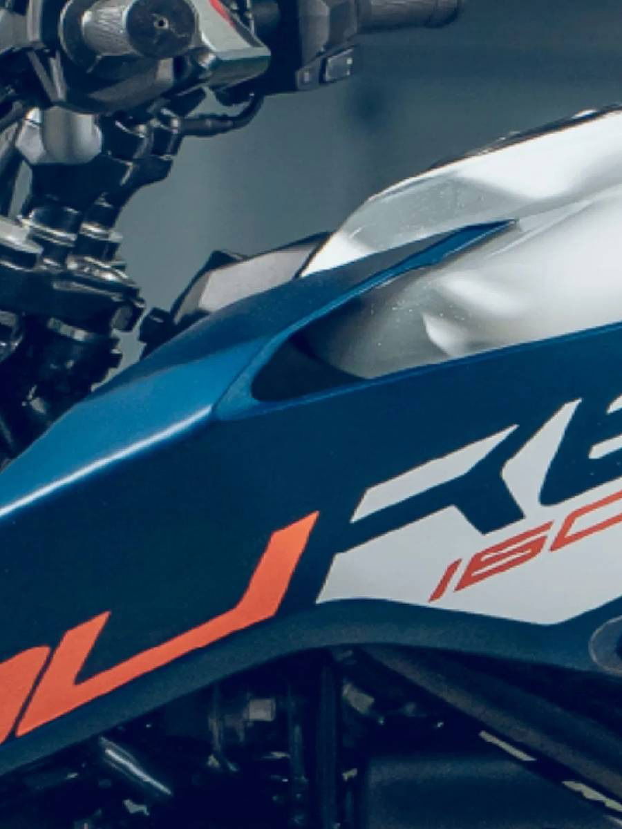 KTM'ची सर्वात स्वस्त स्पोर्ट्स बाईक भारतात लाँच; किंमत जाणून घ्या - Marathi News | KTM'ची सर्वात स्वस्त स्पोर्ट्स बाईक भारतात लाँच; किंमत जाणून घ्या | Latest Photos at Lokmat.com