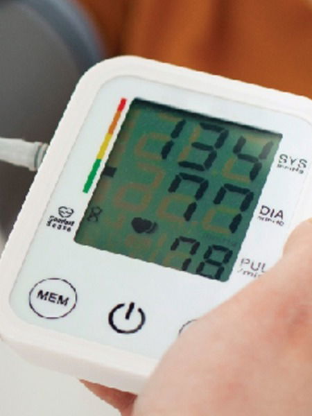 ब्लड प्रेशर कंट्रोलमध्ये ठेवणारे ५ व्यायाम - Marathi News | ब्लड प्रेशर कंट्रोलमध्ये ठेवणारे ५ व्यायाम | Latest Photos at Lokmat.com