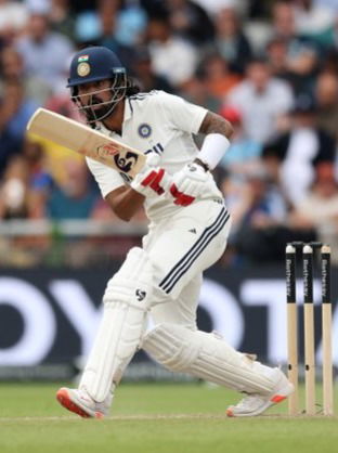 गावसकर ते KL राहुल! परदेशात ५०० पारचा डाव साधणारे भारतीय फलंदाज - Marathi News | गावसकर ते KL राहुल! परदेशात ५०० पारचा डाव साधणारे भारतीय फलंदाज | Latest Photos at Lokmat.com