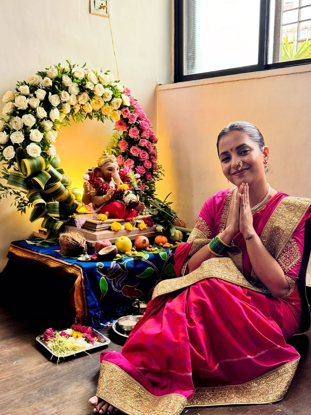 अभिनेत्री सायली संजीवच्या घरी बाप्पाचं आगमन - Marathi News | अभिनेत्री सायली संजीवच्या घरी बाप्पाचं आगमन | Latest Photos at Lokmat.com