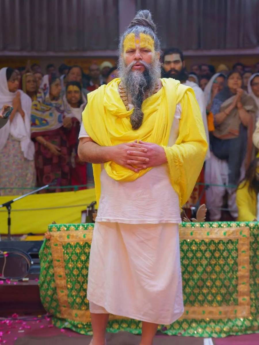 कोणी तुमच्याविरुद्ध द्वेष बाळगतोय? प्रेमानंद महाराजांनी सांगितला उपाय - Marathi News | कोणी तुमच्याविरुद्ध द्वेष बाळगतोय? प्रेमानंद महाराजांनी सांगितला उपाय | Latest Photos at Lokmat.com