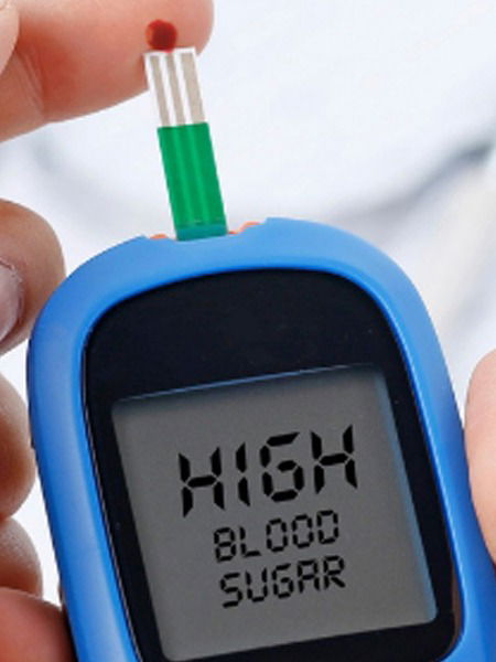 डायबिटिस होण्यापूर्वी शरीरात दिसतात ‘ही’ लक्षणं - Marathi News | डायबिटिस होण्यापूर्वी शरीरात दिसतात ‘ही’ लक्षणं | Latest Photos at Lokmat.com