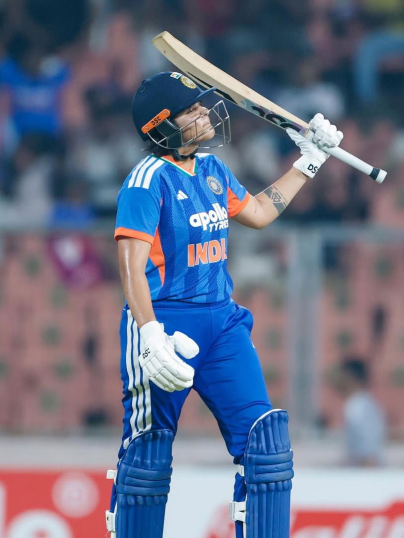 शेफालीनं आधी स्मृतीला मागे टाकले, आता तिच्या मैत्रीणीचाही रेकॉर्ड मोडला