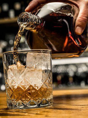 मोदींचा युके दौरा अन् व्हिस्की प्रेमींची कळी खुलली - Marathi News | मोदींचा युके दौरा अन् व्हिस्की प्रेमींची कळी खुलली | Latest Photos at Lokmat.com