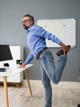 खुर्चीत बसल्या बसल्या करता येणारे सोपे व्यायाम - Marathi News | खुर्चीत बसल्या बसल्या करता येणारे सोपे व्यायाम | Latest Photos at Lokmat.com