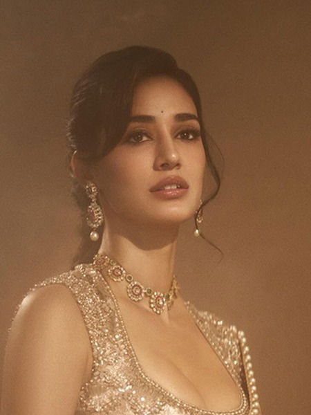 सादगी तो हमारी जरा देखिए...! सादगी तो हमारी जरा देखिए...!