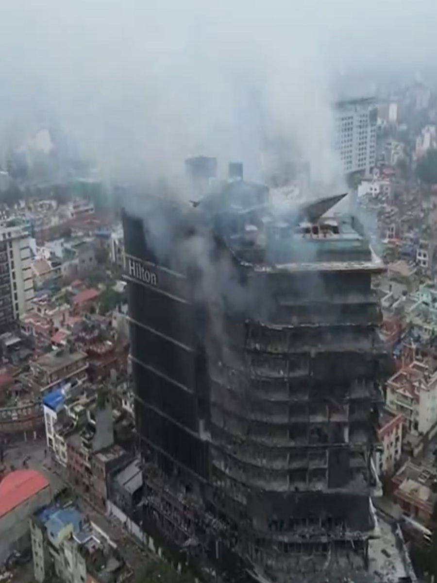 नेपाळचे 'हिल्टन काठमांडू' जळून खाक - Marathi News | नेपाळचे 'हिल्टन काठमांडू' जळून खाक | Latest Photos at Lokmat.com