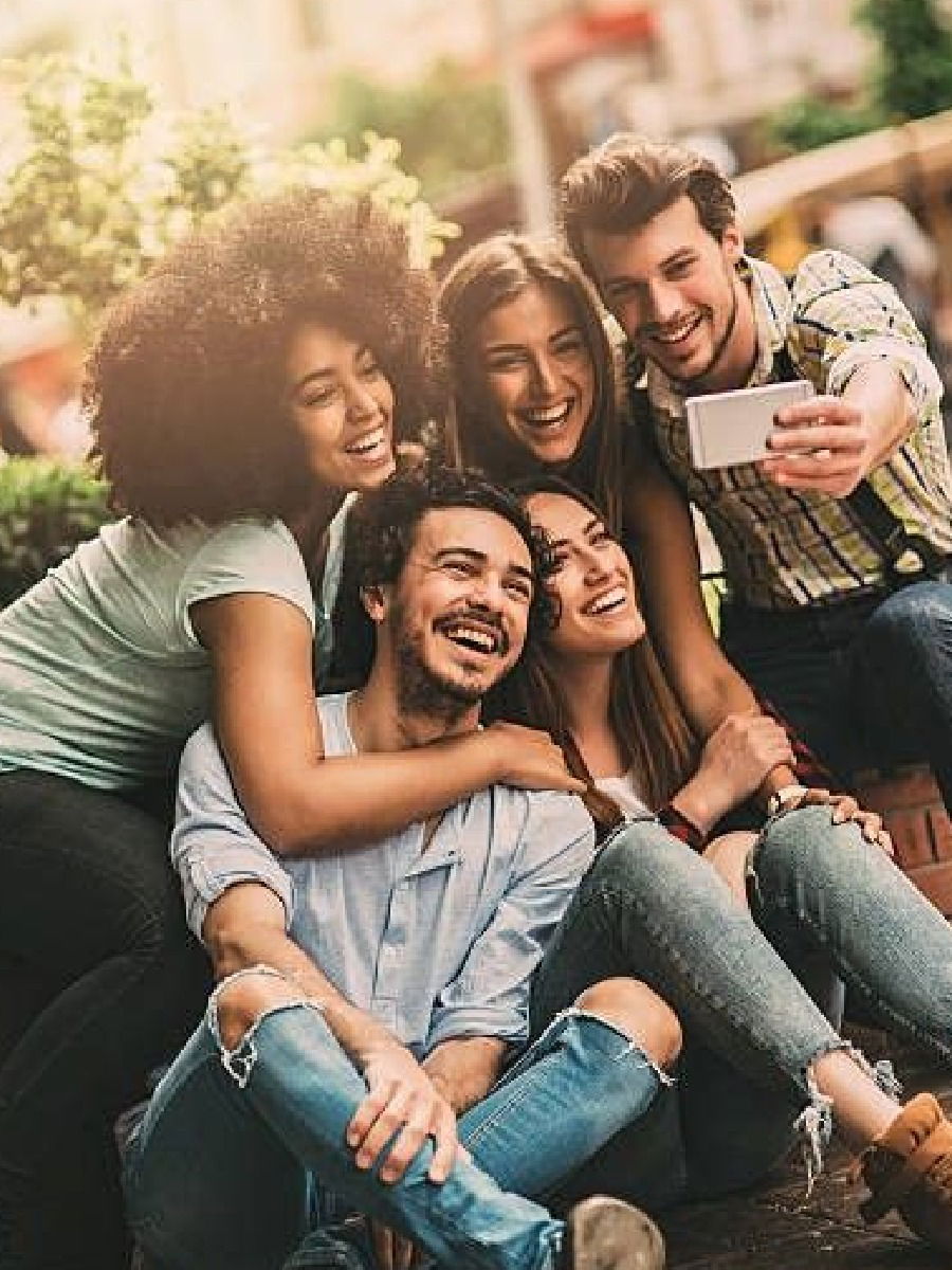 मैत्री सारखे सुंदर नाते 'असे' टिकवा! - Marathi News | मैत्री सारखे सुंदर नाते 'असे' टिकवा! | Latest Photos at Lokmat.com