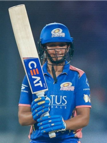 हरमनप्रीत कौरचा 'फिफ्टी प्लस'चा 'सिक्सर', पण... - Marathi News | हरमनप्रीत कौरचा 'फिफ्टी प्लस'चा 'सिक्सर', पण... | Latest Photos at Lokmat.com