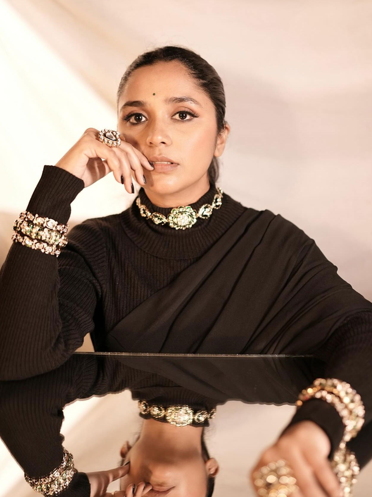 'अबीर गुलाल' फेम 'श्री'चा मॉडर्न अंदाज - Marathi News | 'अबीर गुलाल' फेम 'श्री'चा मॉडर्न अंदाज | Latest Photos at Lokmat.com