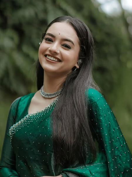 क्या खूब लगती हो, बडी सुंदर दिखती हो..! - Marathi News | क्या खूब लगती हो, बडी सुंदर दिखती हो..! | Latest Photos at Lokmat.com