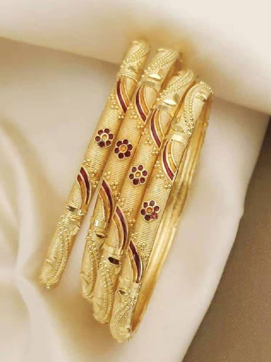 १८ कॅरेट 'गोल्ड'मध्ये सोन्याचे प्रमाण किती असते? - Marathi News | १८ कॅरेट 'गोल्ड'मध्ये सोन्याचे प्रमाण किती असते? | Latest Photos at Lokmat.com