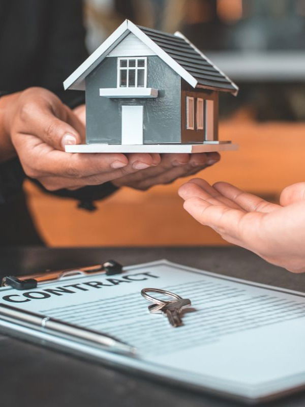 तुमच्या पगारानुसार किती गृहकर्ज मिळू शकतं? - Marathi News | तुमच्या पगारानुसार किती गृहकर्ज मिळू शकतं? | Latest Photos at Lokmat.com