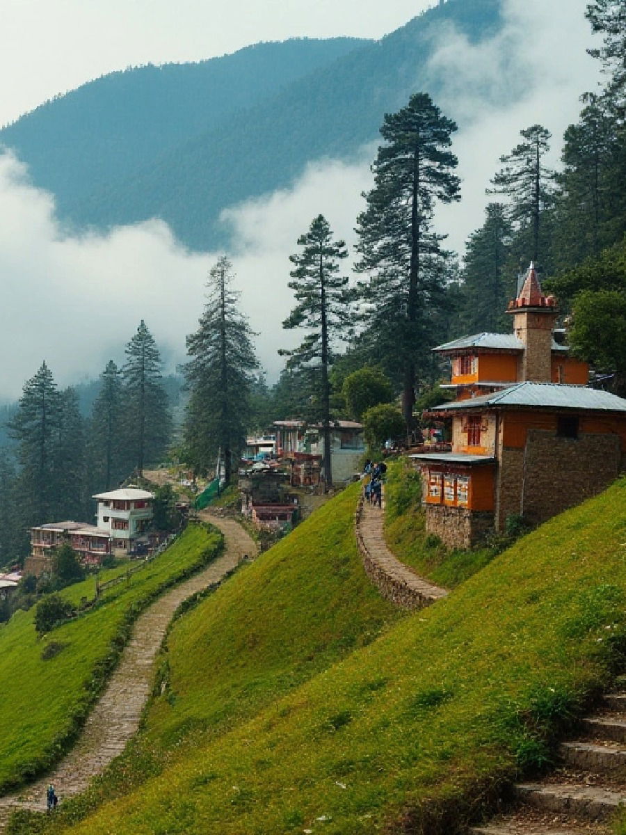 ऑक्टोबरमध्ये करा बजेट फ्रेंडली व्हेकेशन एन्जॉय, राज्याबाहेर 'या' ठिकाणांना द्या भेट - Marathi News | ऑक्टोबरमध्ये करा बजेट फ्रेंडली व्हेकेशन एन्जॉय, राज्याबाहेर 'या' ठिकाणांना द्या भेट | Latest Photos at Lokmat.com