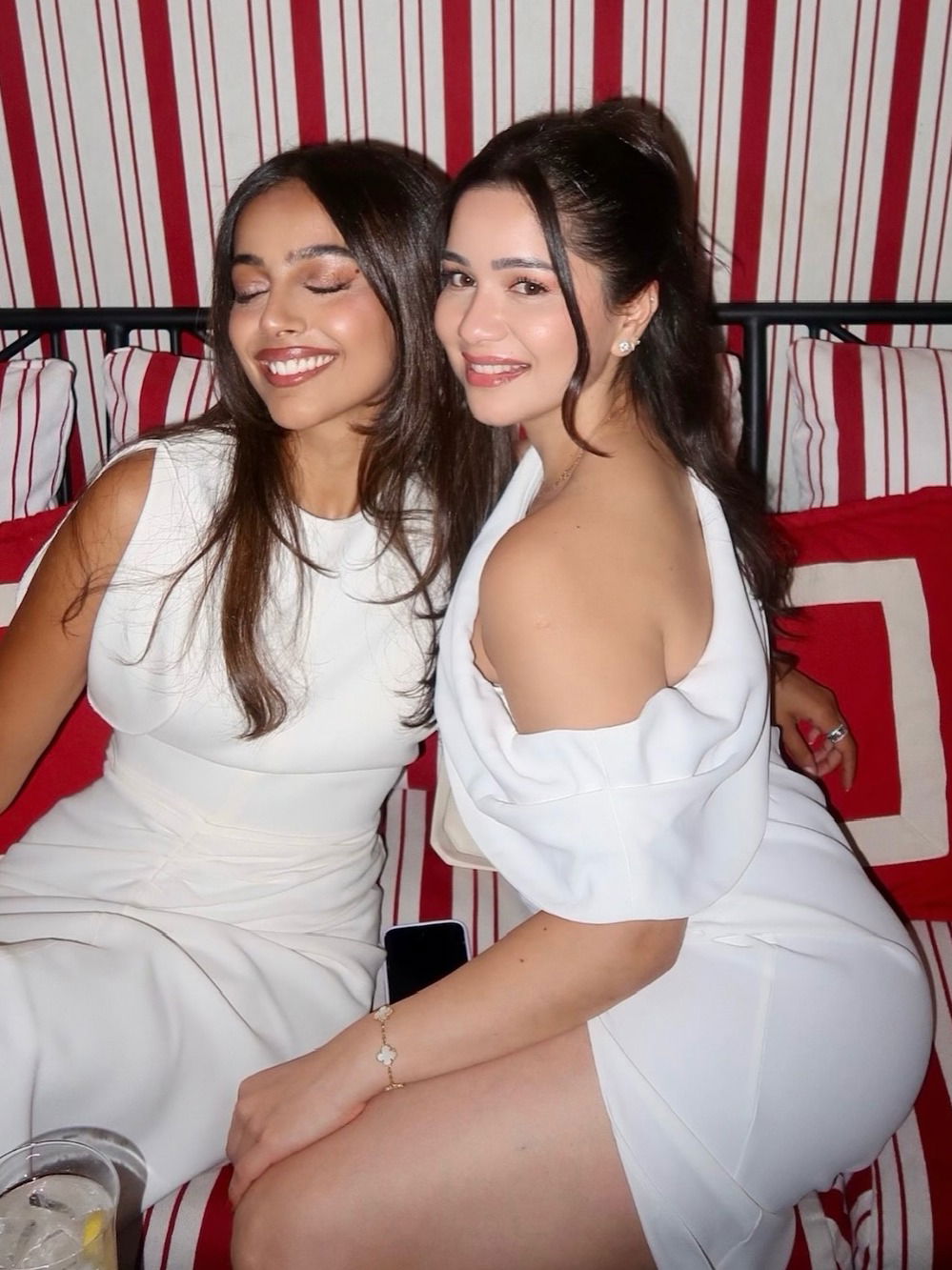 "तुझी वधू नाही.."; साराच्या अजब कॅप्शनची चर्चा - Marathi News | "तुझी वधू नाही.."; साराच्या अजब कॅप्शनची चर्चा | Latest Photos at Lokmat.com