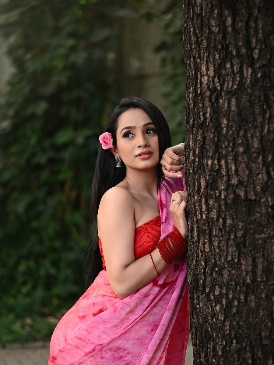 माझं रूप लय भारी, न्हाई हटतं कुणाच्या नजरा! - Marathi News | माझं रूप लय भारी, न्हाई हटतं कुणाच्या नजरा! | Latest Photos at Lokmat.com