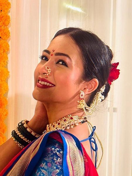 गिरीजा प्रभूचा मराठमोळा साज! - Marathi News | गिरीजा प्रभूचा मराठमोळा साज! | Latest Photos at Lokmat.com