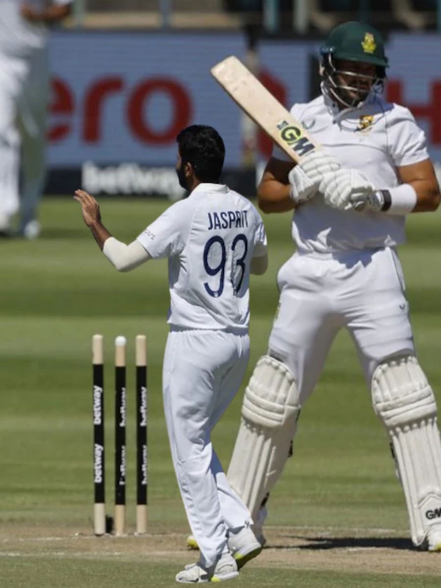 बुमराह ते कुंबळे! 'स्टंप-तोड' गोलंदाजी करणारे ५ भारतीय - Marathi News | बुमराह ते कुंबळे! 'स्टंप-तोड' गोलंदाजी करणारे ५ भारतीय | Latest Photos at Lokmat.com