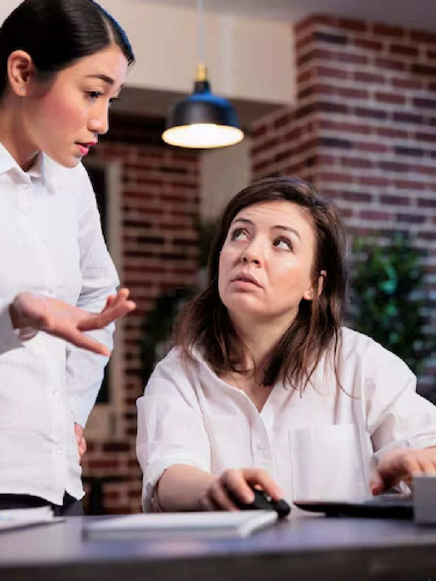 पती-पत्नीमधील या गोष्टी करु नका तिसऱ्या व्यक्तीसोबत शेअर, नाही तर व्हाल उद्धवस्त - Marathi News | पती-पत्नीमधील या गोष्टी करु नका तिसऱ्या व्यक्तीसोबत शेअर, नाही तर व्हाल उद्धवस्त | Latest Photos at Lokmat.com