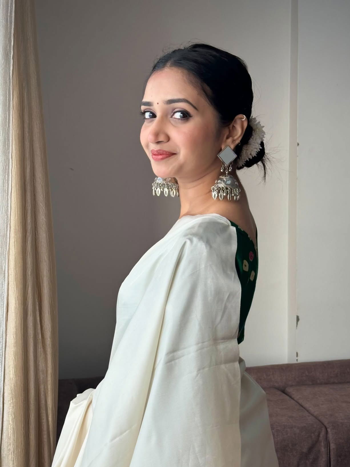 मॉडर्न स्वीटीचा सुंदर पारंपरिक अंदाज - Marathi News | मॉडर्न स्वीटीचा सुंदर पारंपरिक अंदाज | Latest Photos at Lokmat.com