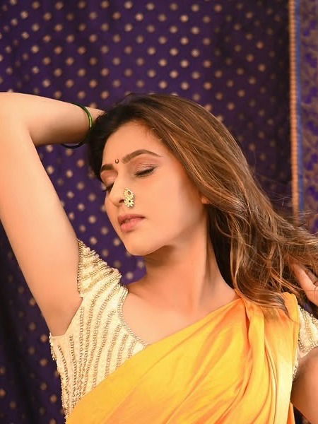 रेश्मा शिंदेच्या सौंदर्याची चाहत्यांना भुरळ! - Marathi News | रेश्मा शिंदेच्या सौंदर्याची चाहत्यांना भुरळ! | Latest Photos at Lokmat.com