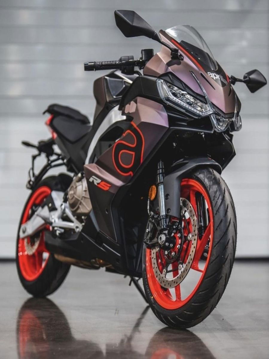 नव्या GST नुसार किती स्वस्त होणार Bike ? - Marathi News | नव्या GST नुसार किती स्वस्त होणार Bike ? | Latest Photos at Lokmat.com