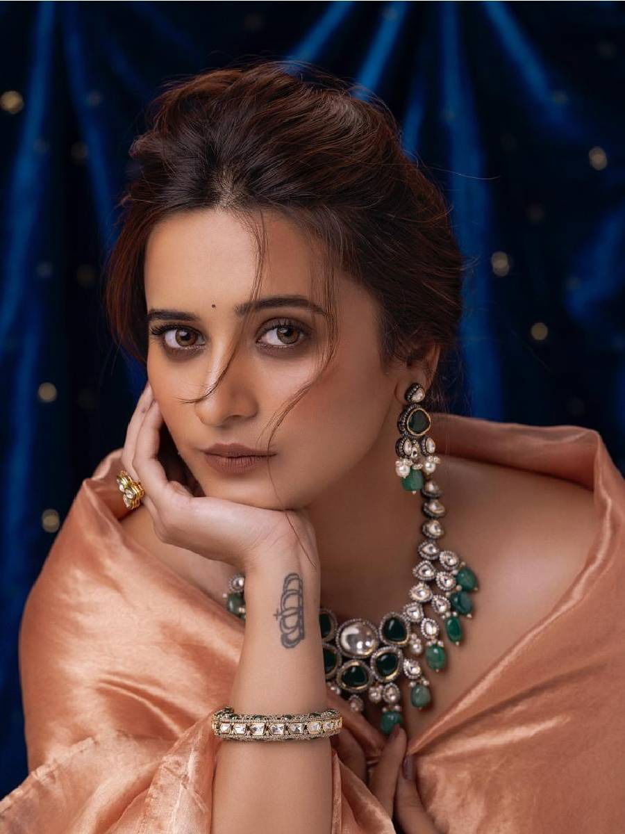 शिवानी सुर्वेची पहिली मालिका कोणती? - Marathi News | शिवानी सुर्वेची पहिली मालिका कोणती? | Latest Photos at Lokmat.com