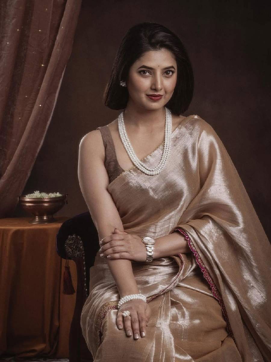 प्राजक्ता माळीचा Elegant लूक! - Marathi News | प्राजक्ता माळीचा Elegant लूक! | Latest Photos at Lokmat.com