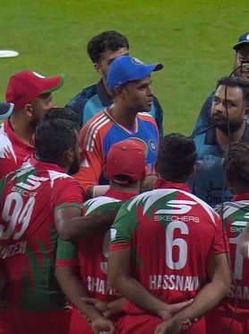 टीम इंडियाविरुद्ध विक्रमी कामगिरी करणारे लिंबू टिंबू संघातील ३ फलंदाज - Marathi News | टीम इंडियाविरुद्ध विक्रमी कामगिरी करणारे लिंबू टिंबू संघातील ३ फलंदाज | Latest Photos at Lokmat.com