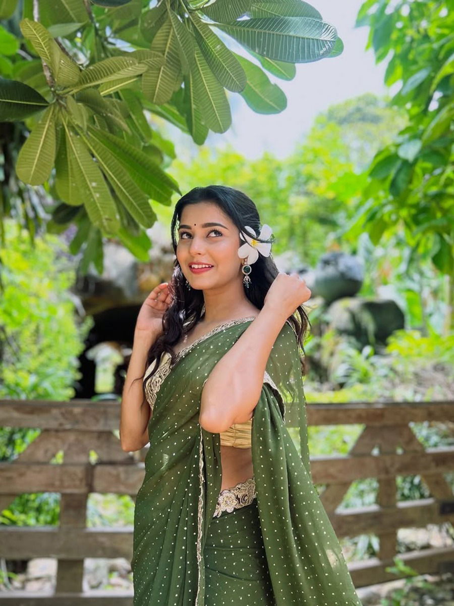 'मुरांबा' फेम रमा साडीत दिसतेय झक्कास - Marathi News | 'मुरांबा' फेम रमा साडीत दिसतेय झक्कास | Latest Photos at Lokmat.com