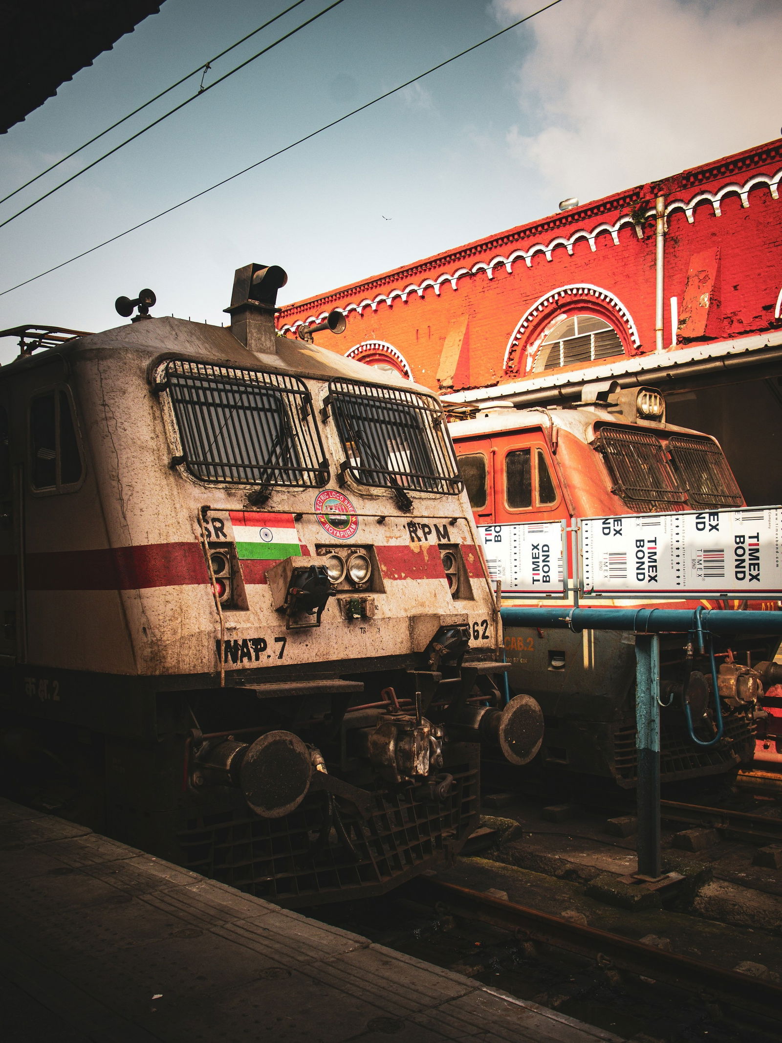 रेल्वे इंजिन किती मायलेज देते? जाणून घ्या रंजक तथ्ये! - Marathi News | रेल्वे इंजिन किती मायलेज देते? जाणून घ्या रंजक तथ्ये! | Latest Photos at Lokmat.com