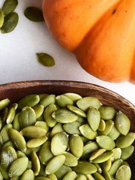 महिलांनी भोपळ्याच्या बिया खाणं खूपच गरजेचं, कारण.... - Marathi News | महिलांनी भोपळ्याच्या बिया खाणं खूपच गरजेचं, कारण.... | Latest Photos at Lokmat.com