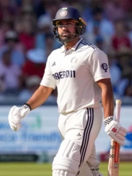 करुण नायरचं काय खरं नाय! ६ संधी अन् फक्त १३१ धावा - Marathi News | करुण नायरचं काय खरं नाय! ६ संधी अन् फक्त १३१ धावा | Latest Photos at Lokmat.com